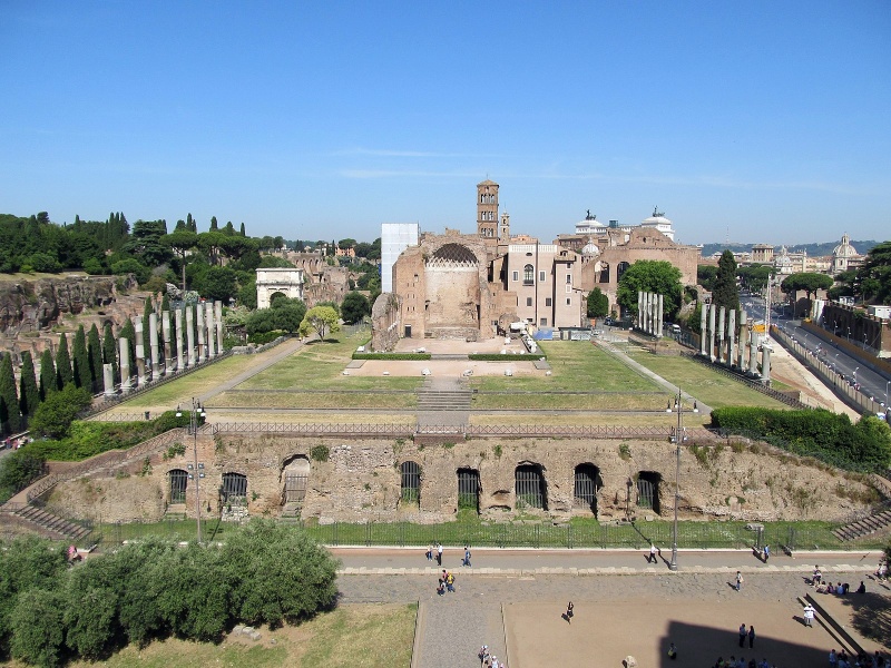 ファイル:ウェヌスとローマの神殿001.jpg