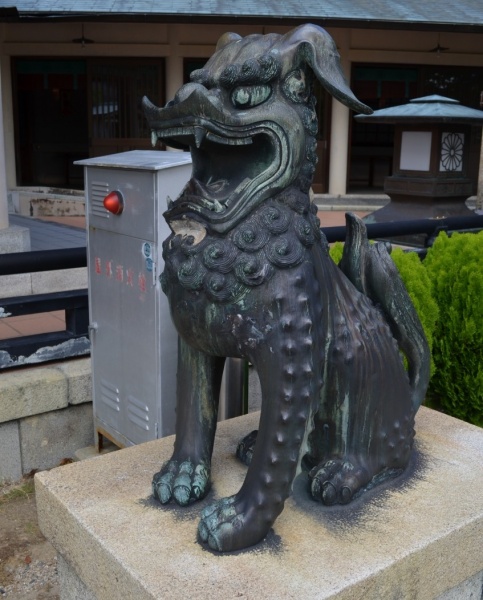 ファイル:三重県護国神社 (1).jpg