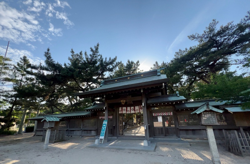 ファイル:中山神社・門.jpeg