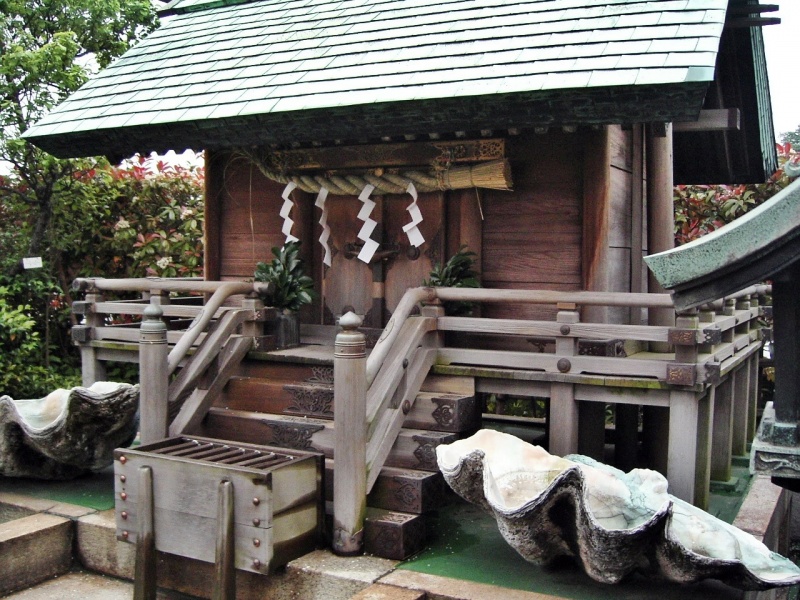 ファイル:九段会館護国神社 (3).jpg