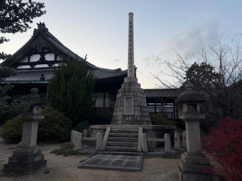 ファイル:亀山本徳寺-19.jpg