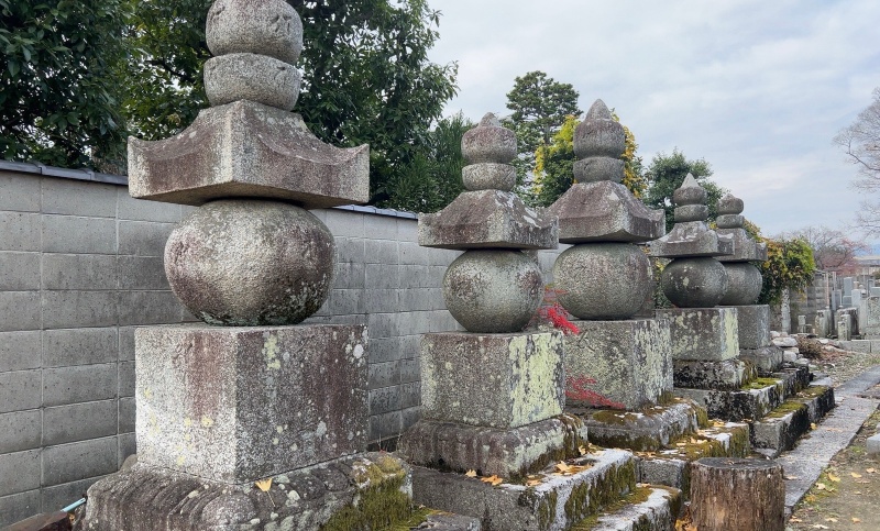 ファイル:京都十念寺・墓地 (3).jpg