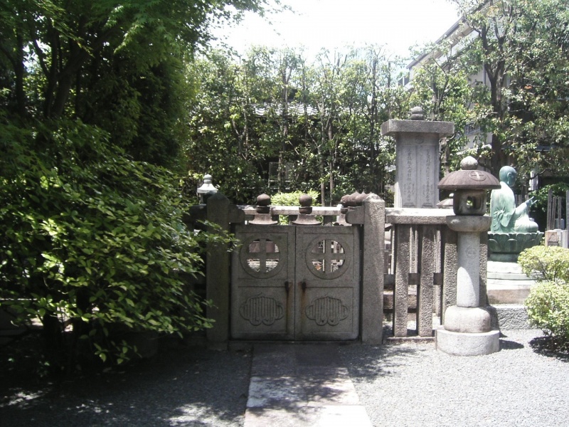 ファイル:京都大雲院・島津家墓地-01.jpeg