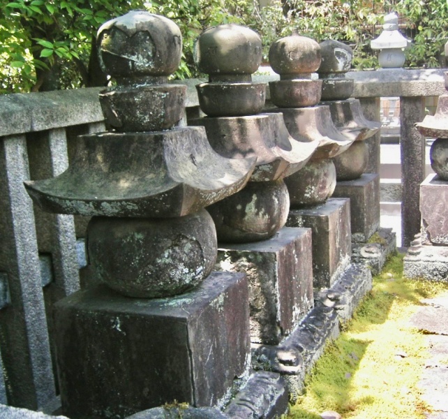 ファイル:京都大雲院・島津家墓地-04.jpeg