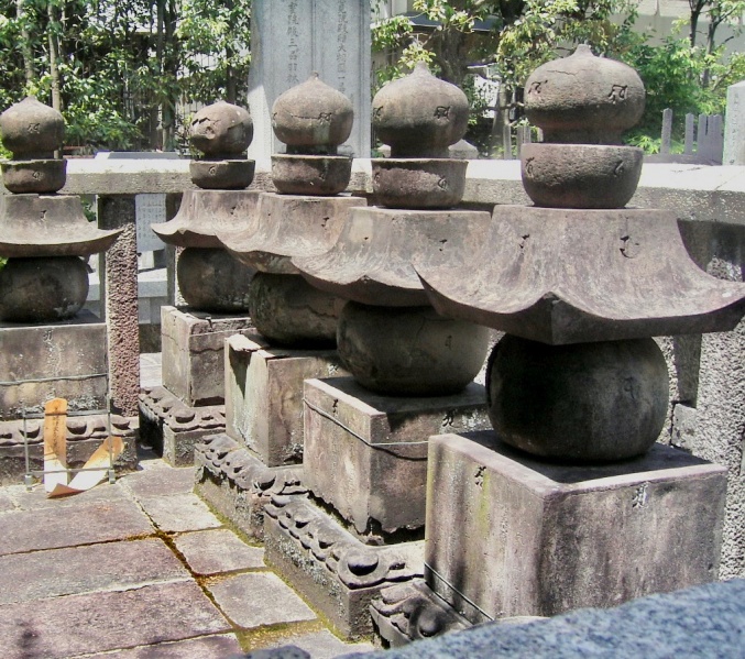 ファイル:京都大雲院・島津家墓地-05.jpeg