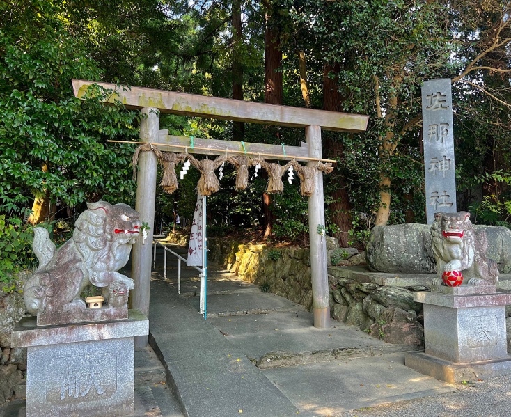 ファイル:佐那神社・裏参道 (3).jpg