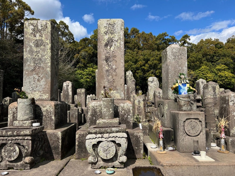 ファイル:南洲神社・南洲墓地・B上段最前列・1西側012.jpg
