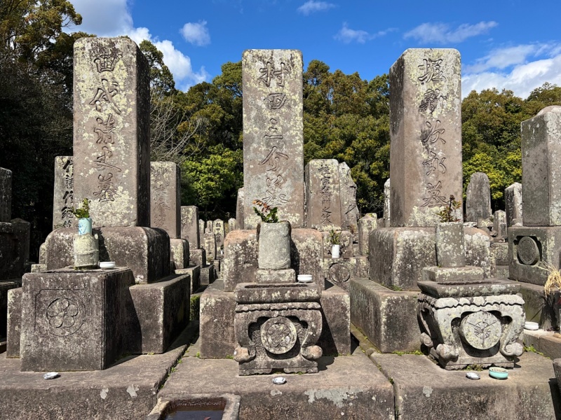 ファイル:南洲神社・南洲墓地・B上段最前列・1西側013.jpg