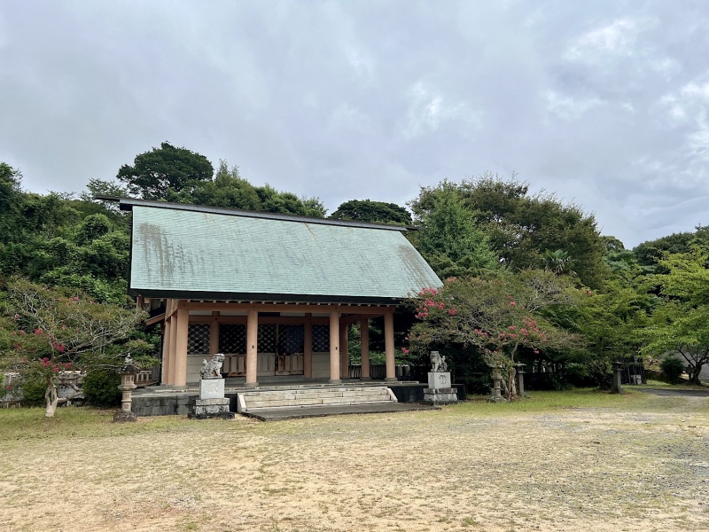 ファイル:厚狭護国神社・社殿-002.jpg