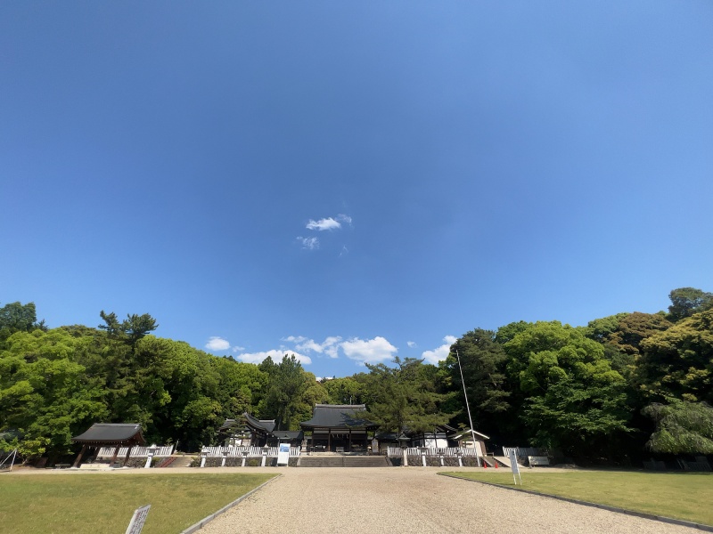 ファイル:奈良県護国神社・全景 (2).jpg