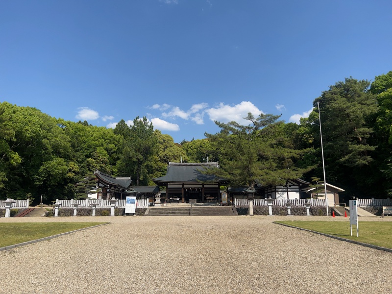 ファイル:奈良県護国神社・全景 (3).jpg