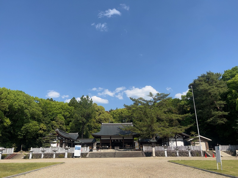 ファイル:奈良県護国神社・全景 (4).jpg