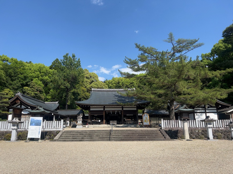 ファイル:奈良県護国神社・全景 (5).jpg