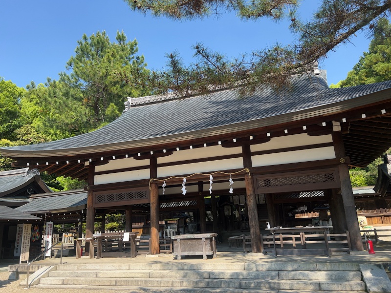 ファイル:奈良県護国神社・拝殿 (6).jpg