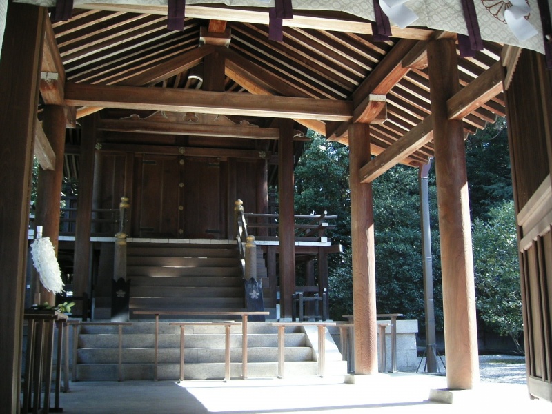 ファイル:奈良県護国神社・本殿 (1).jpg