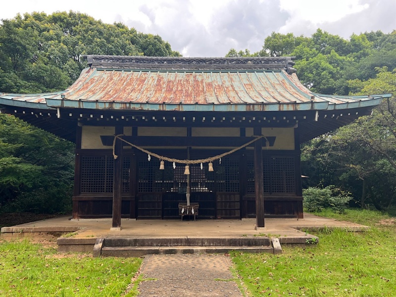 ファイル:富田護国神社・1社殿-17拝殿.jpg