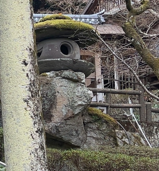 ファイル:山口大神宮・鷺石.jpg