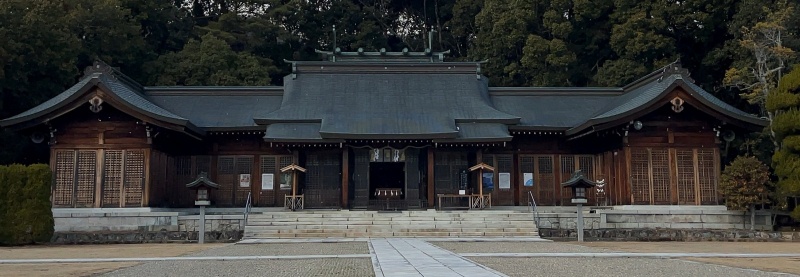 ファイル:山口県護国神社・拝殿 (3).jpg