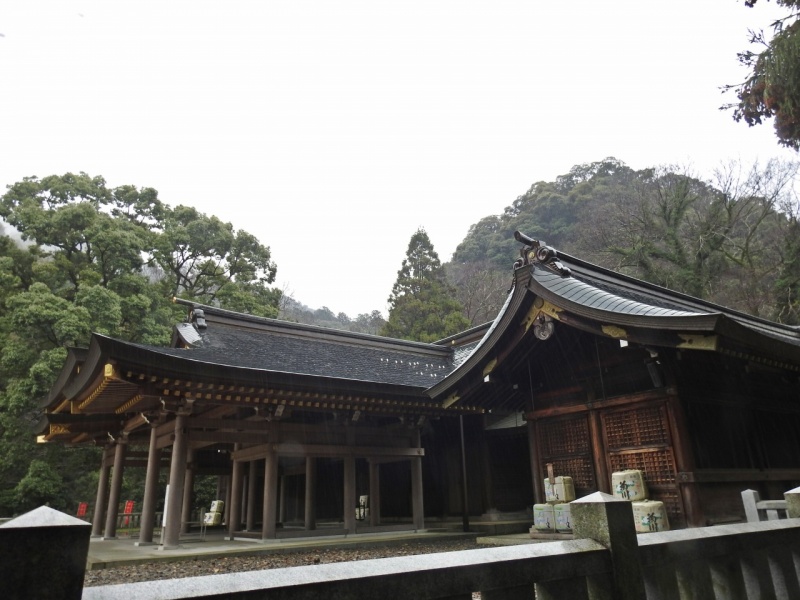 ファイル:岐阜護国神社・拝殿 (1).jpg
