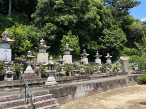 岡山妙覚寺・歴代住職墓地-04.jpg