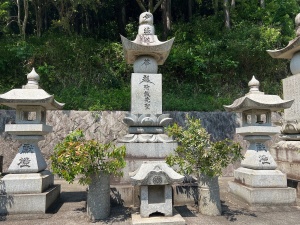 岡山妙覚寺・歴代住職墓地-13.jpg