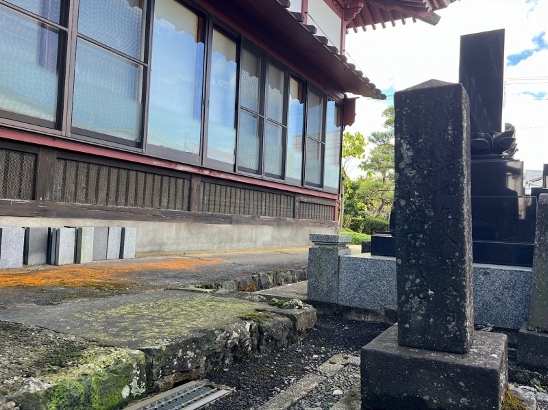 ファイル:本荘東林寺官修墳墓-08.jpg