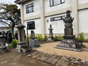 本荘永泉寺・本荘藩主六郷家墓地-06.jpg