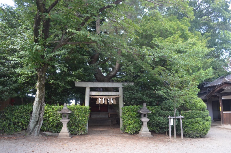 ファイル:松阪・三囲稲荷神社 (1).jpg