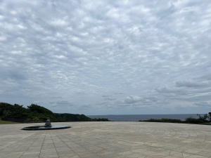 沖縄平和祈念公園・平和の礎-01.jpg