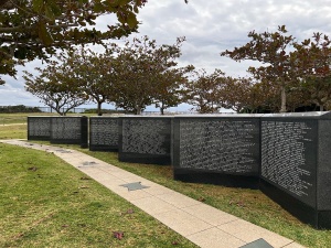 沖縄平和祈念公園・平和の礎-10.jpg