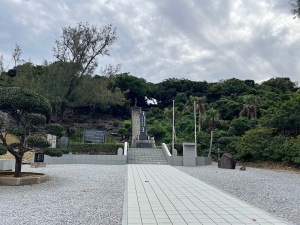 沖縄平和祈念公園・慰霊碑群-02.jpg