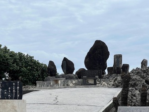 沖縄平和祈念公園・慰霊碑群-06.jpg
