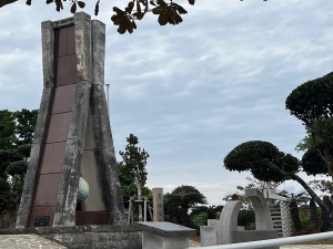 沖縄平和祈念公園・慰霊碑群-08.jpg