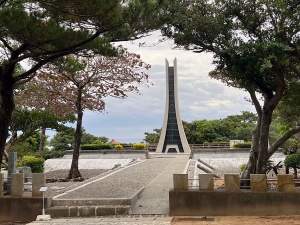 沖縄平和祈念公園・慰霊碑群-32.jpg