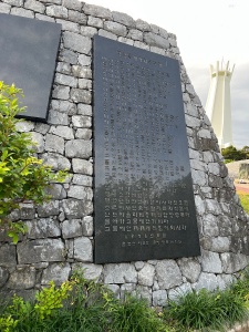 沖縄韓国人慰霊塔-04.jpg