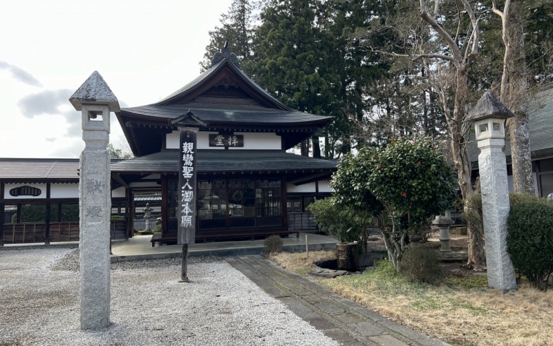 ファイル:浄興寺・御廟拝殿3.JPEG
