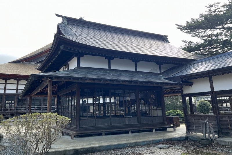 ファイル:浄興寺・御廟拝殿4.JPEG