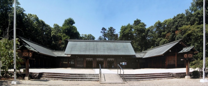 ファイル:滋賀県護国神社 (7) stitch.jpg
