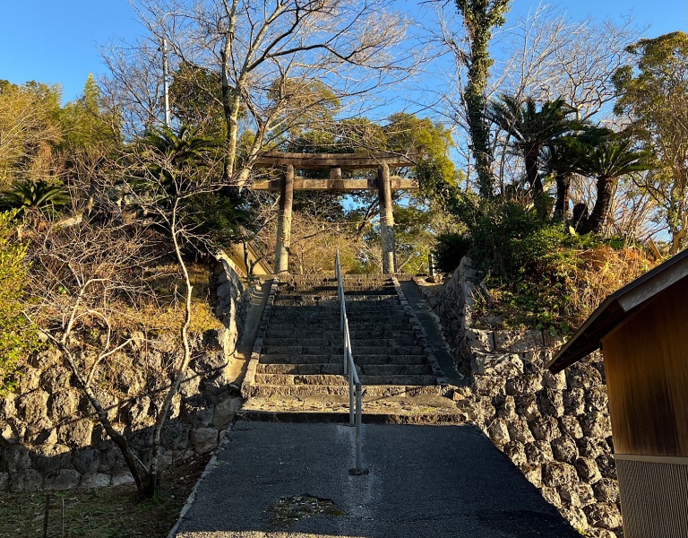ファイル:瑞山神社・社殿-02.jpeg