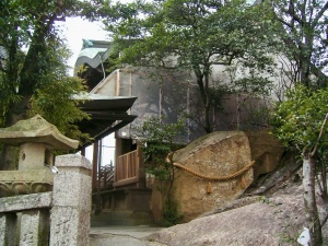 生石神社・本殿-01.jpg