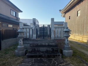 真宗大谷派赤野井別院・教如墓-02.jpg