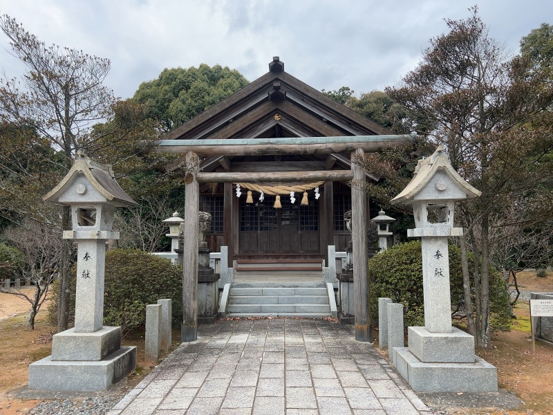 ファイル:神理教・造化大神宮・社殿 (1).jpg