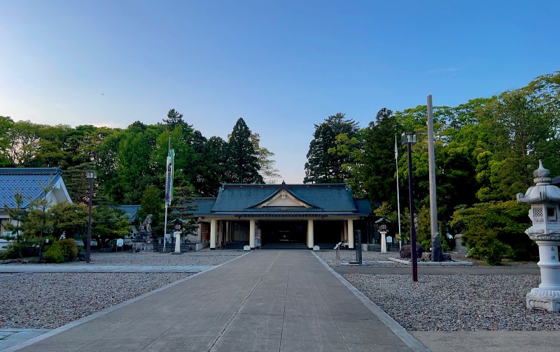 ファイル:福井県護国神社・拝殿 (2).jpg
