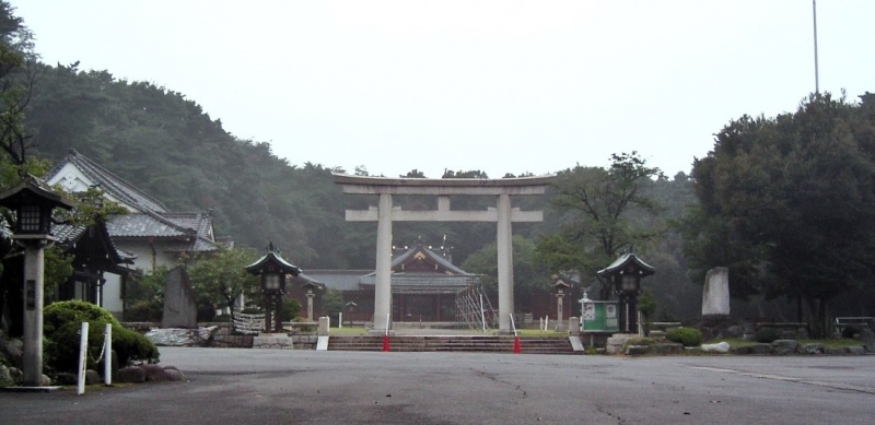ファイル:群馬県護国神社 (2).jpg