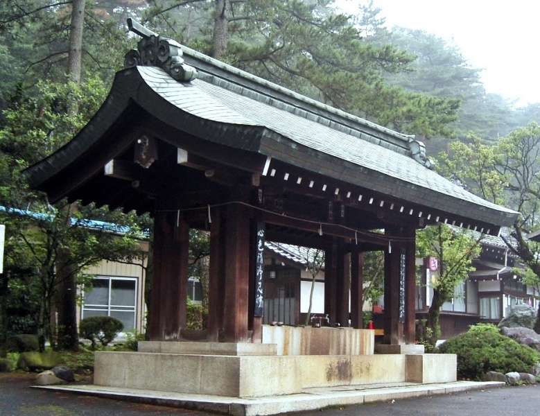 ファイル:群馬県護国神社 (3).jpg