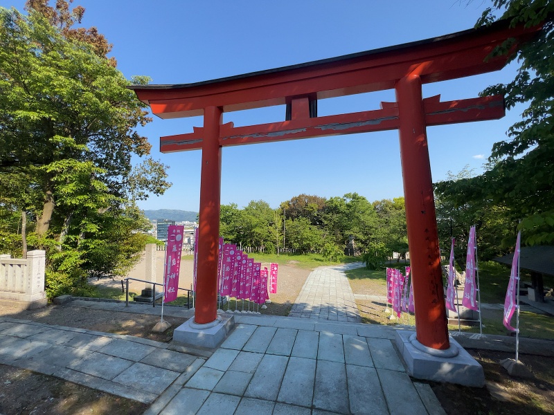 ファイル:藤島神社・二の鳥居 (2).jpg