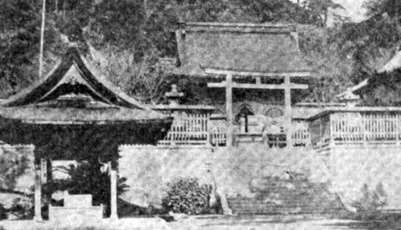 ファイル:赤間神宮・社殿・国史を貫く神社物語.jpg