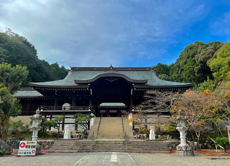 ファイル:近江神宮・外拝殿002.jpg