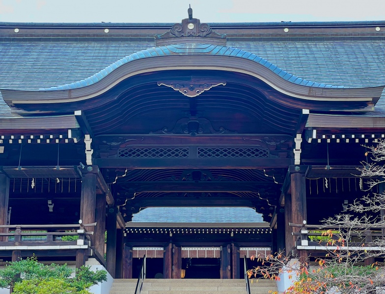 ファイル:近江神宮・外拝殿003.jpg