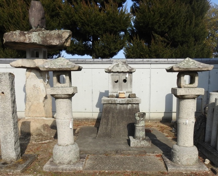 ファイル:金倉寺新羅神社 (6).jpg